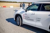 Test na torze - Toyota Highlander 2.5 Hybrid Dynamic Force AWD-i e-CVT