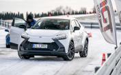 Najnowsza Toyota C-HR na Torze Łódź na szkoleniach bezpiecznej jazdy