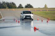 Toyota RAV4 GR Sport - test na Torze Łódź i płytach poślizgowych