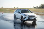 Toyota RAV4 GR Sport - test na Torze Łódź i płytach poślizgowych