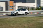 Toyota RAV4 GR Sport - test na Torze Łódź i płytach poślizgowych