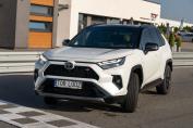 Toyota RAV4 GR Sport - test na Torze Łódź i płytach poślizgowych