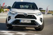 Toyota RAV4 GR Sport - test na Torze Łódź i płytach poślizgowych