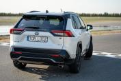 Toyota RAV4 GR Sport - test na Torze Łódź i płytach poślizgowych