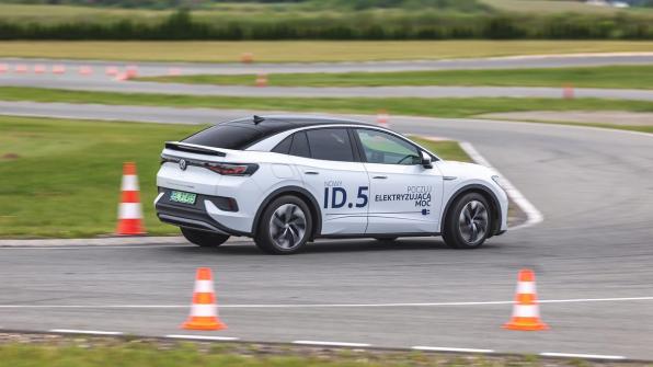 Volkswagen ID.5 Pro Performance - test na torze