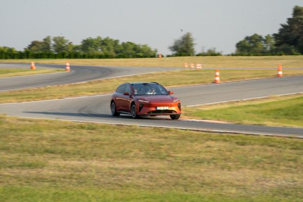 NIO ET5 Touring - test na Torze Łódź