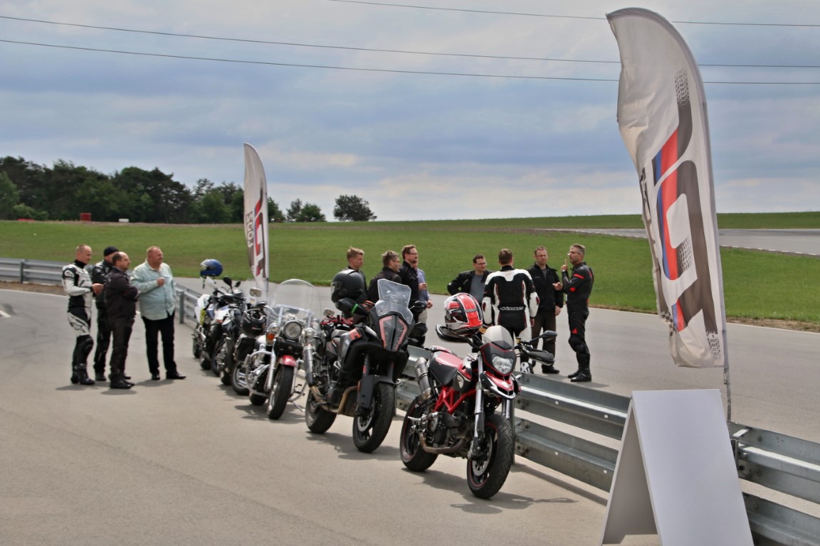 Szkolenia motocyklowe na Torze Łódź