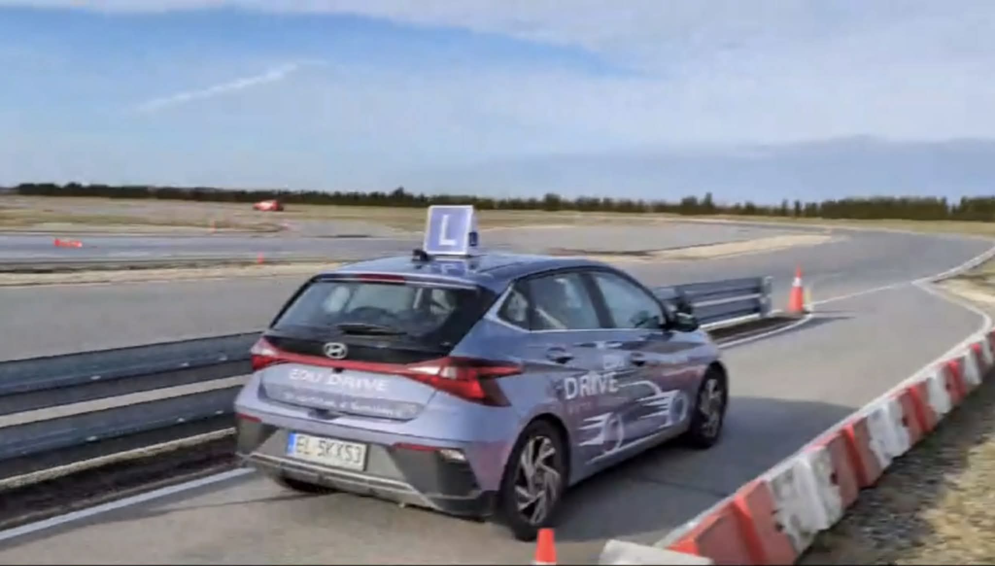 Bezpłatny Track Day na Torze Łódź dla szkół Nauki Jazdy